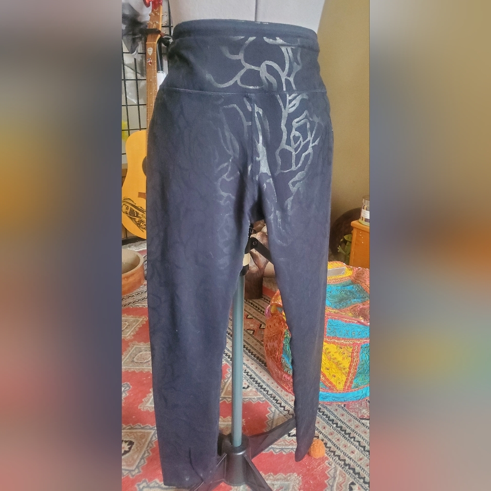 Fabletics Black High-Waist Leggings with Subtle Gloss Floral Print